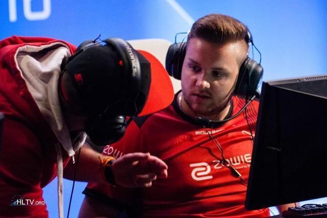 精准的发球 精准的发球