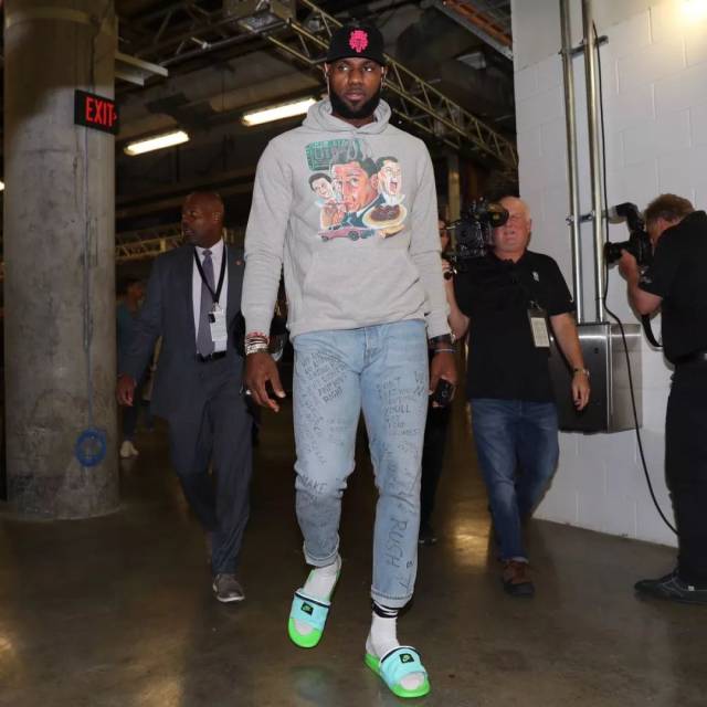 而是靠连续 而是靠连续