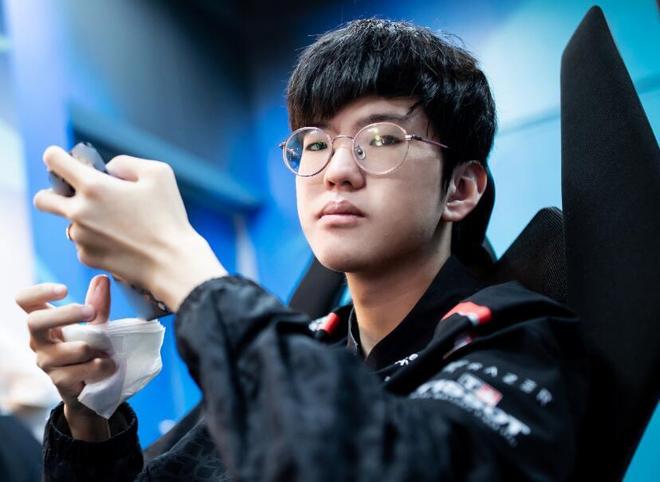 两名中卫稳 两名中卫稳